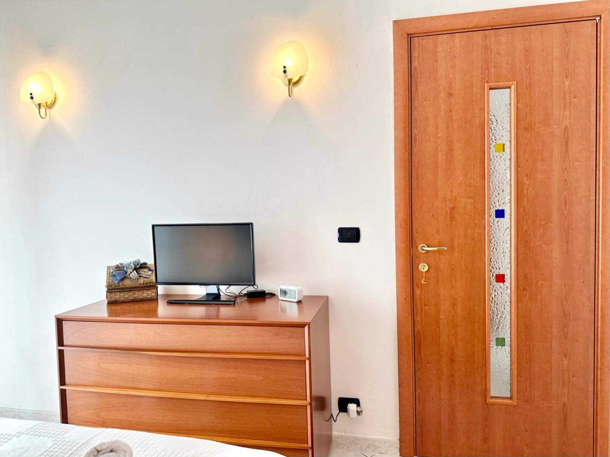 Apartamento Hostdomus - Pietra Blu Pietra Ligure Exterior foto