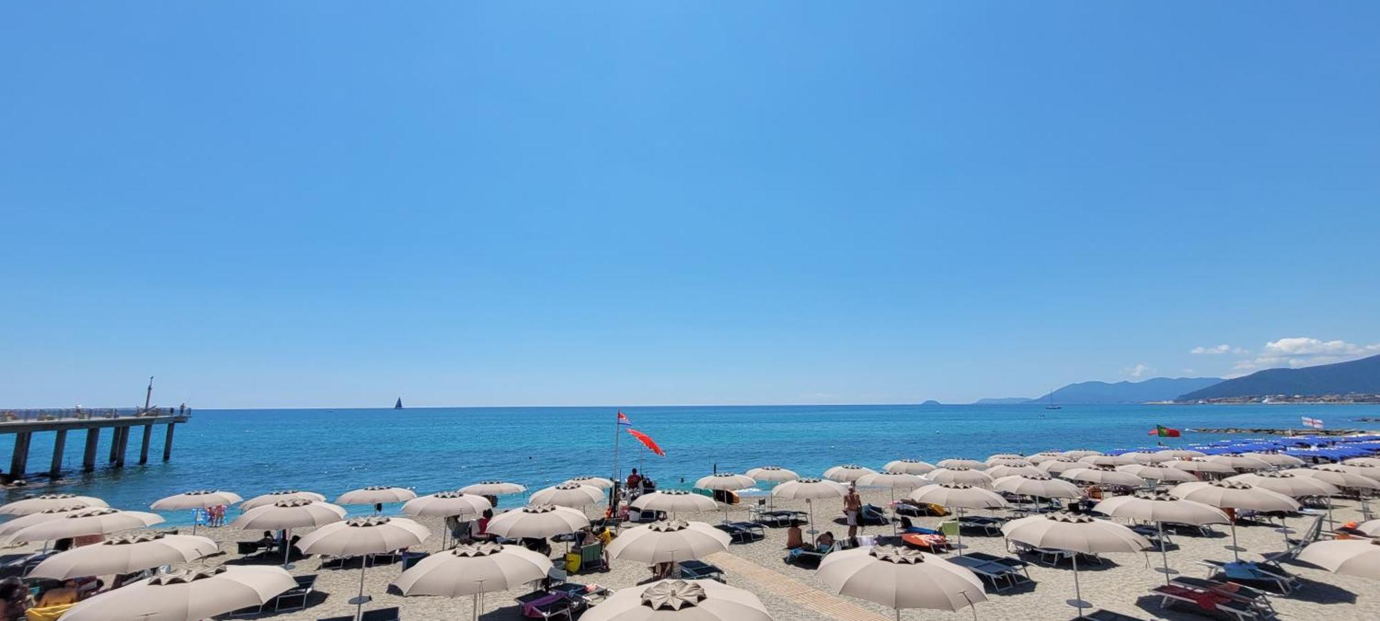 Apartamento Hostdomus - Pietra Blu Pietra Ligure Exterior foto